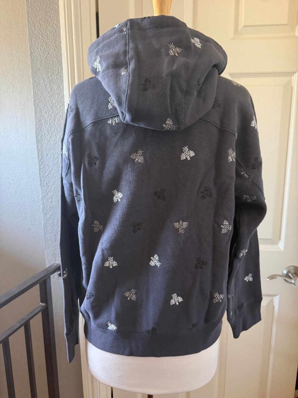 FIGS Pride Lounge Hoodie Sweatshirt NWT M - Picture 5 of 7